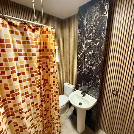 The Orange Teddy Bear 公寓